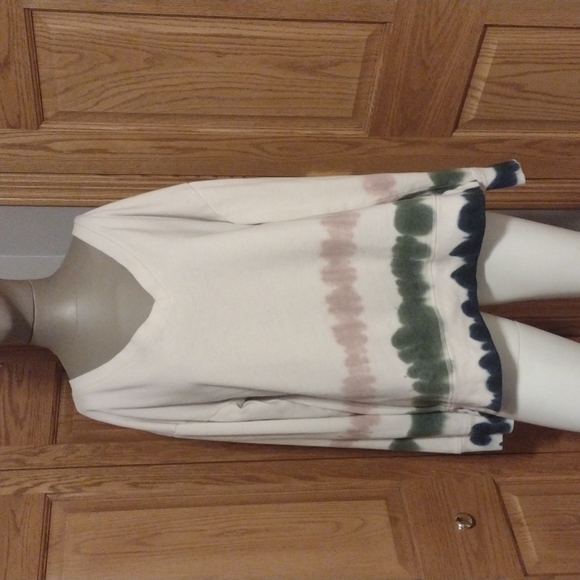 Maurices Tops - Maurices Large Sweatshirt
